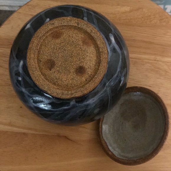 Retro Stoneware Navy Glazed Pottery Jar with Lid - Picture 2 of 4